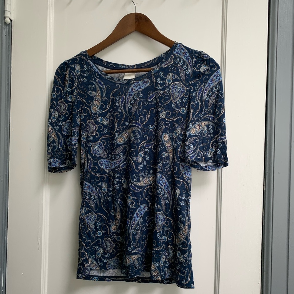 semi-crunched shoulder tee